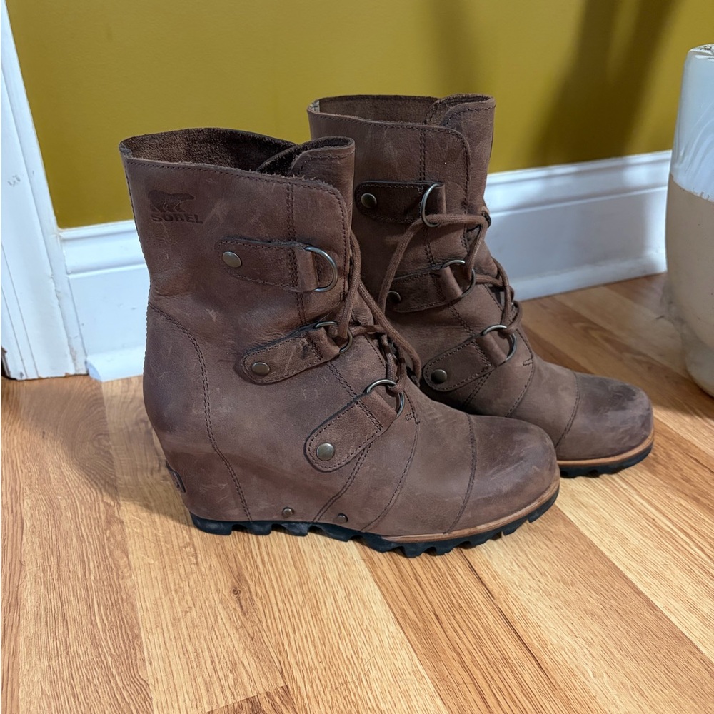 Sorel Women's Brown Lace Up Boots